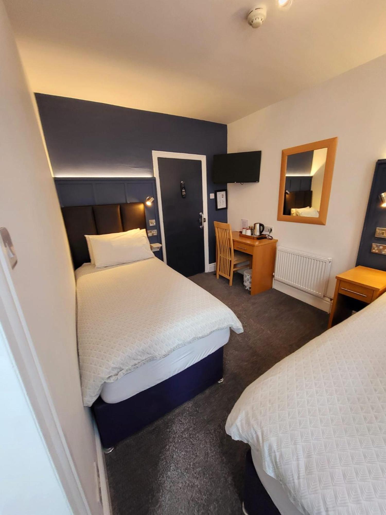 Hotel At Caledonia Douglas Esterno foto